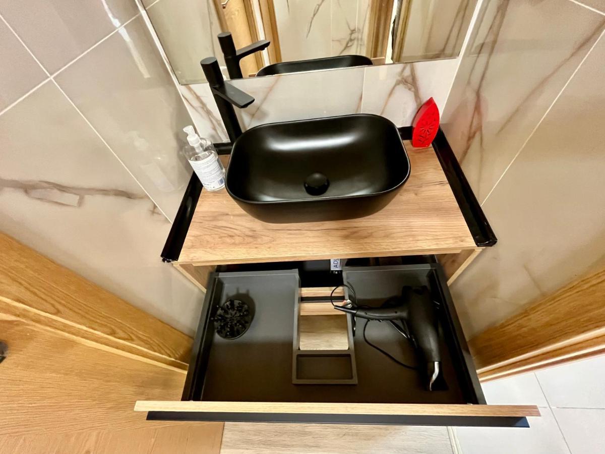 Velvet Hostel مدريد المظهر الخارجي الصورة