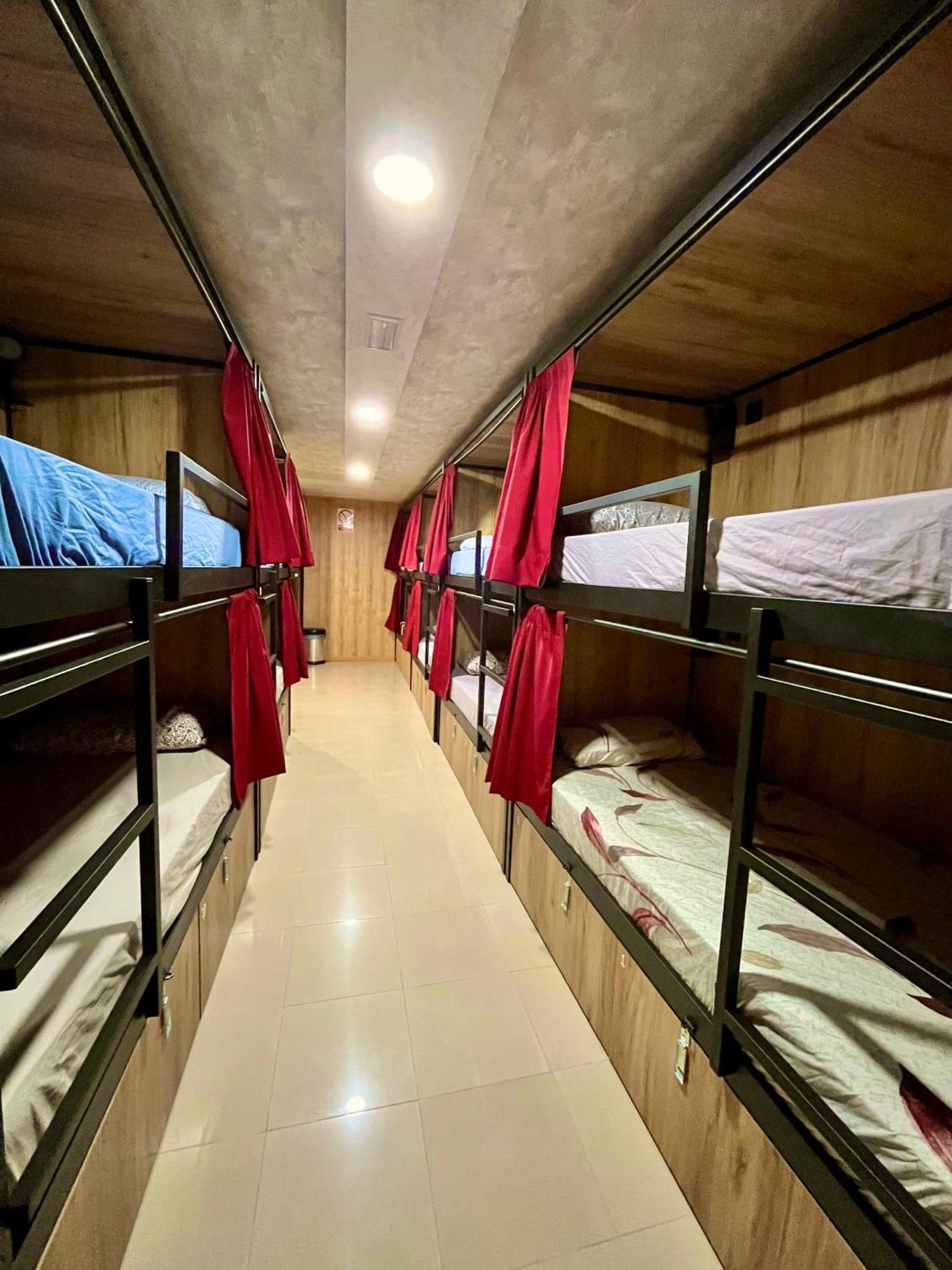 Velvet Hostel مدريد المظهر الخارجي الصورة