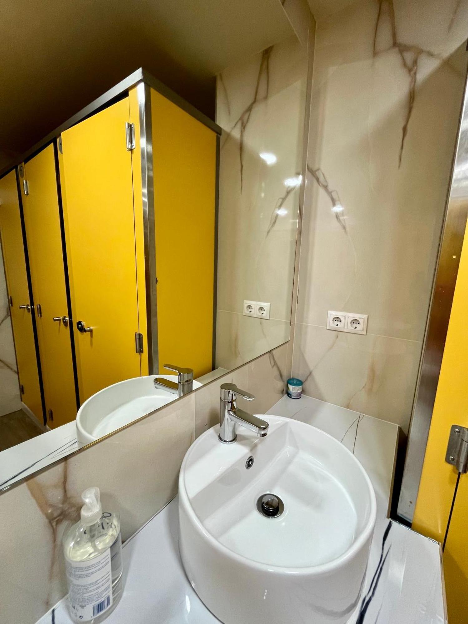 Velvet Hostel مدريد المظهر الخارجي الصورة